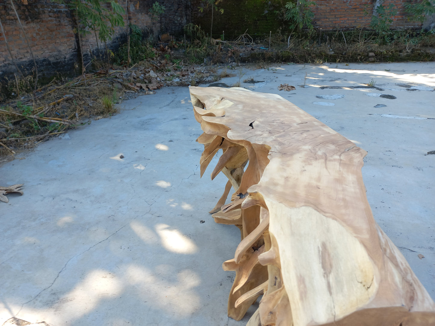 Carving Teak Root Console Table 125cm – Natural Indonesian Wood Design